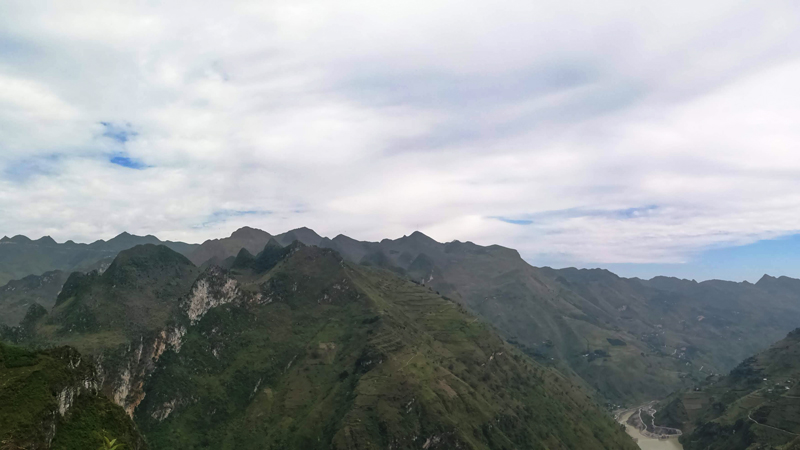 Khám phá vùng núi cao hùng vĩ với Du lịch Hà Giang